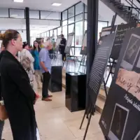 U sarajevu otvorena potresna izlozba price iz srebrenice srebrenica sa izlozba 06 64a30d4c70138