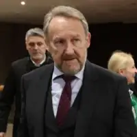 Sda bakir izetbegovic fena 1803 724643623 696x464