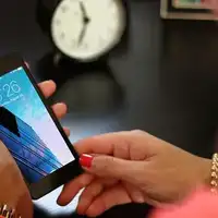 Posao zena mobitel