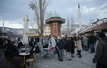 Turisti Bascarsia ulice Sarajevo 01 2026 4 AA