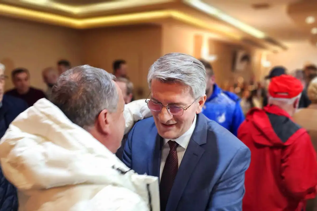 Naprijed tesanj