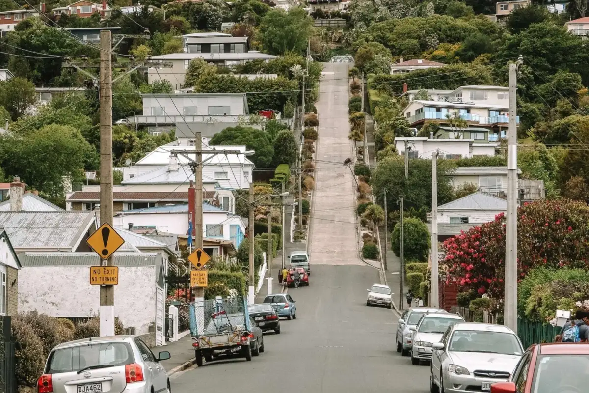 grad Dunedin, na Novi Zeland, ima najstrmiju ulicu