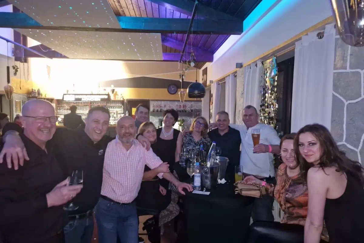 IMG c2cd5af4b9e15086137e492925f30c11 V