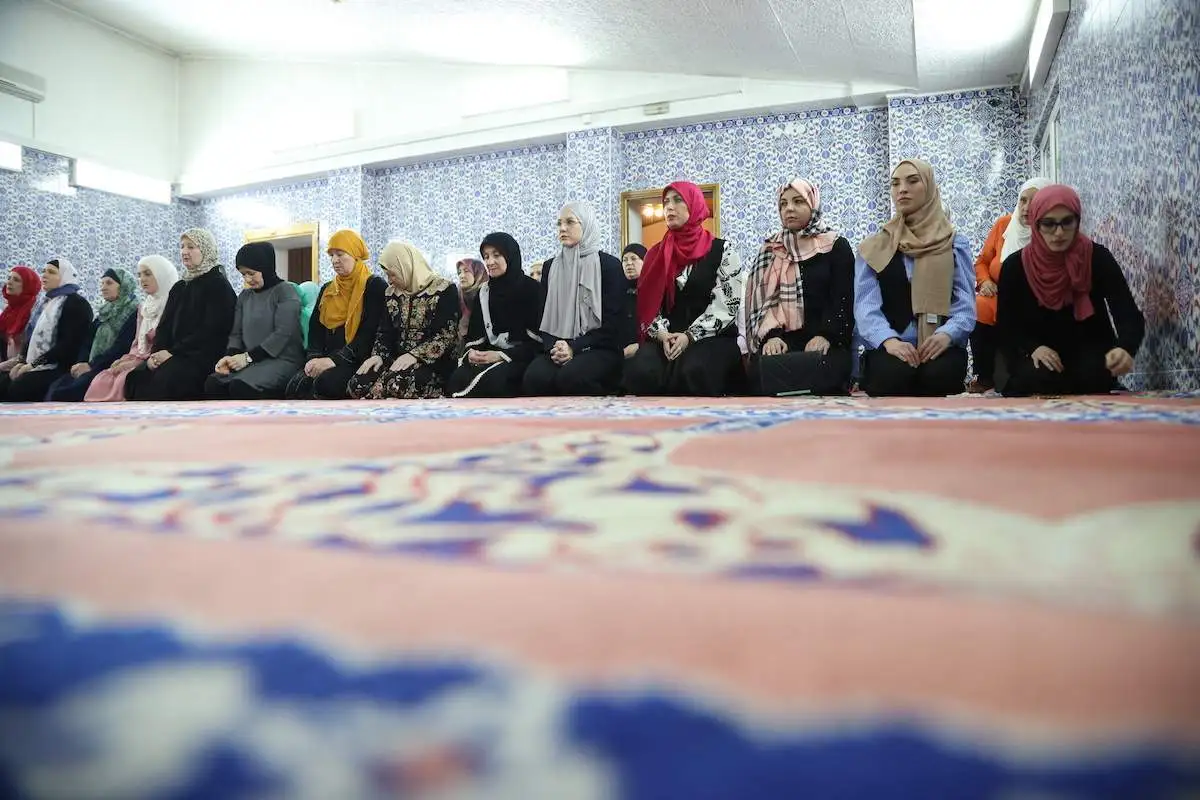 Ramazan Kasarna rajlovac odrzan iftar za zene  fena