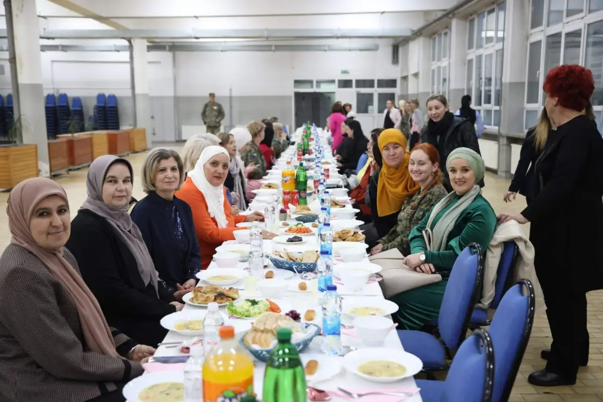 Ramazan Kasarna rajlovac odrzan iftar za zene  fena