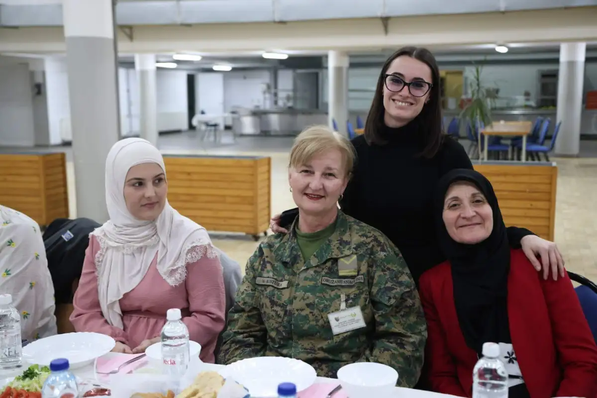 Ramazan Kasarna rajlovac odrzan iftar za zene  fena