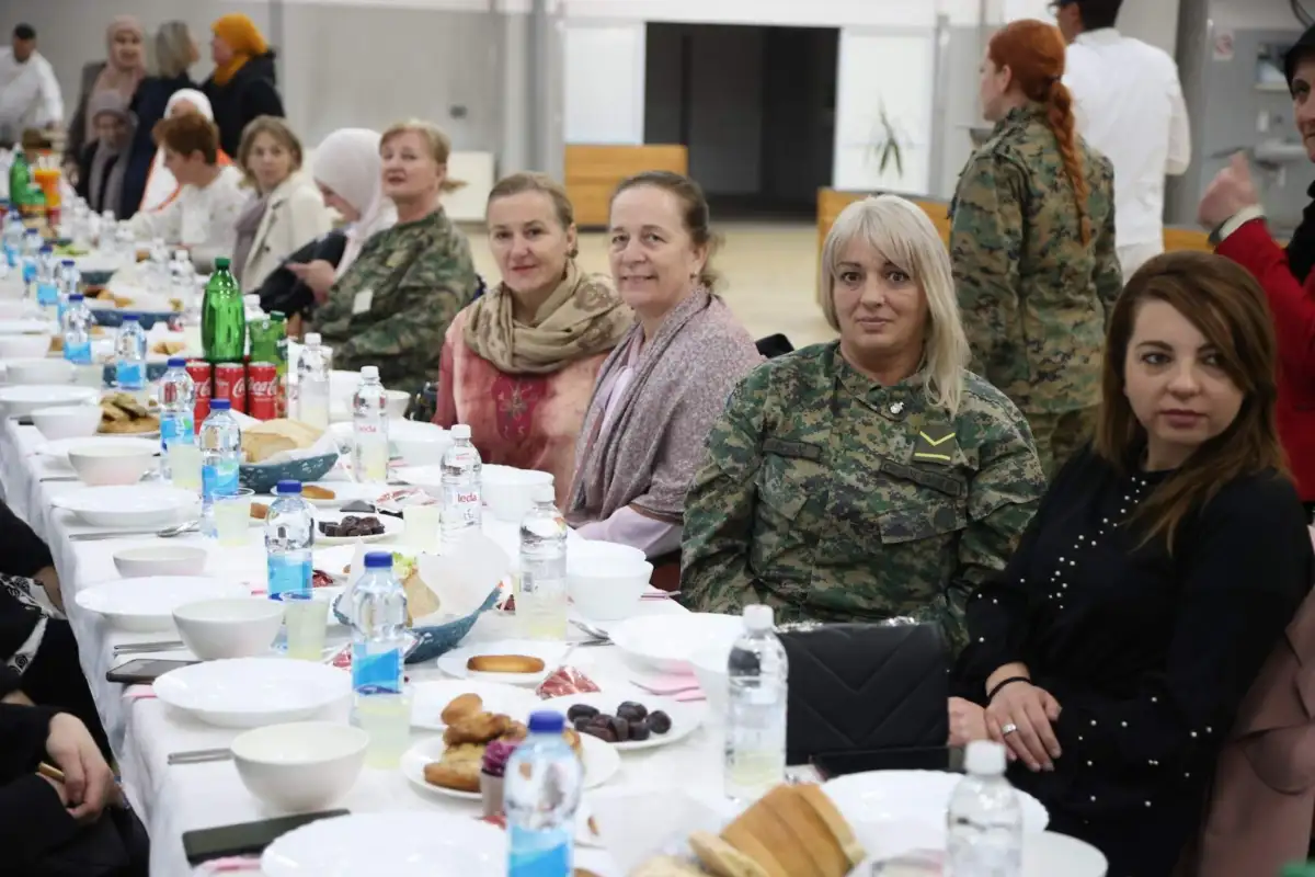 Ramazan Kasarna rajlovac odrzan iftar za zene  fena