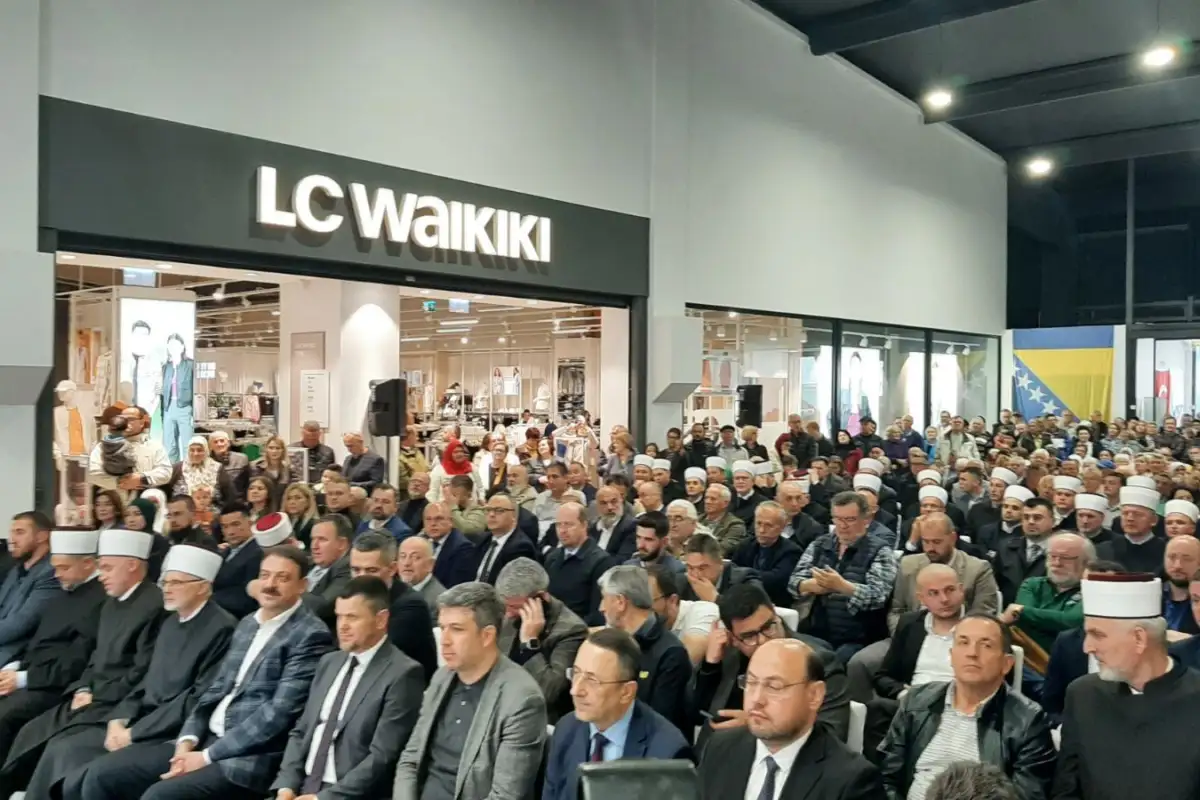 SANSKI MOST: OTVOREN VAKUFSKI TRŽNI CENTAR