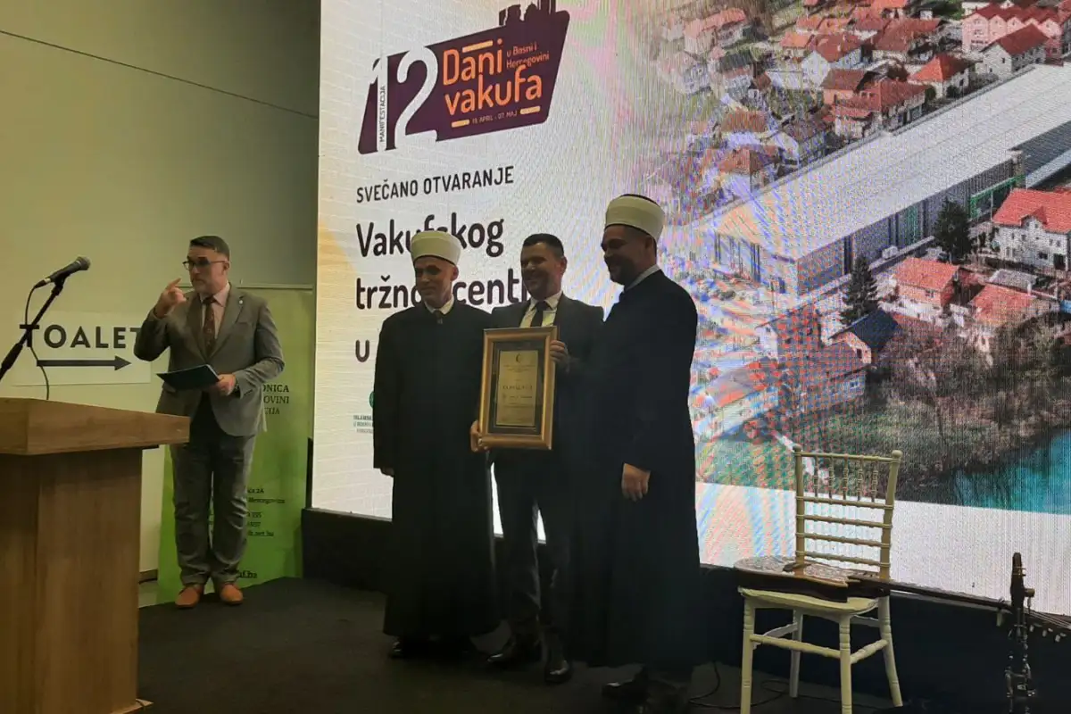 SANSKI MOST: OTVOREN VAKUFSKI TRŽNI CENTAR