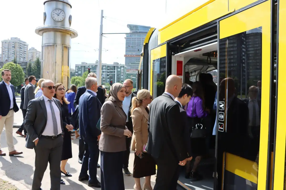 vožnja trojke u tramvaju