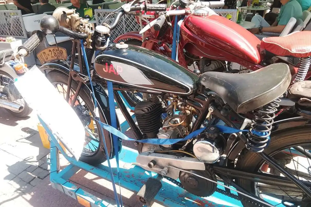 Old timer automobili3 fena