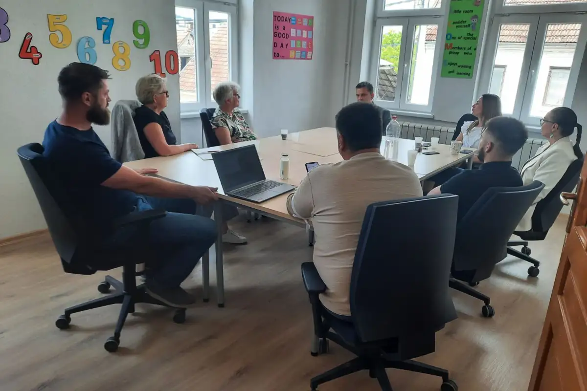 Načelnik Hasanbegović sa CIM-ovcima i gostima iz Ambasade