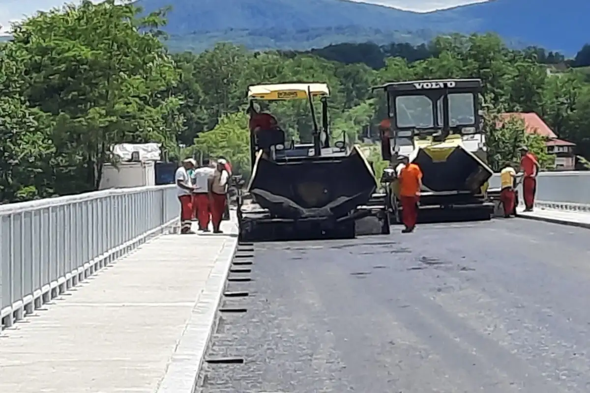 IMG 59e083cf0d26231b7dbf681f80c76202 V