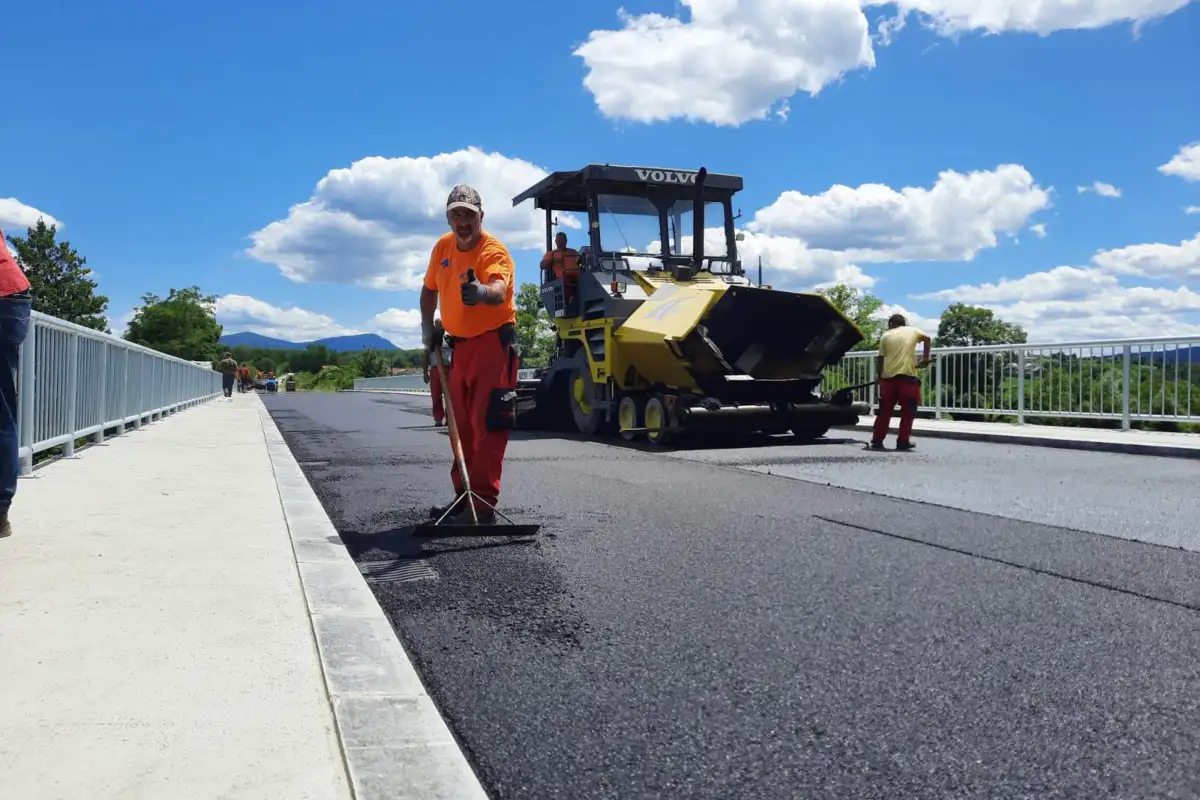 IMG 669ce23009da1cd01cef7316e7ebbfa8 V