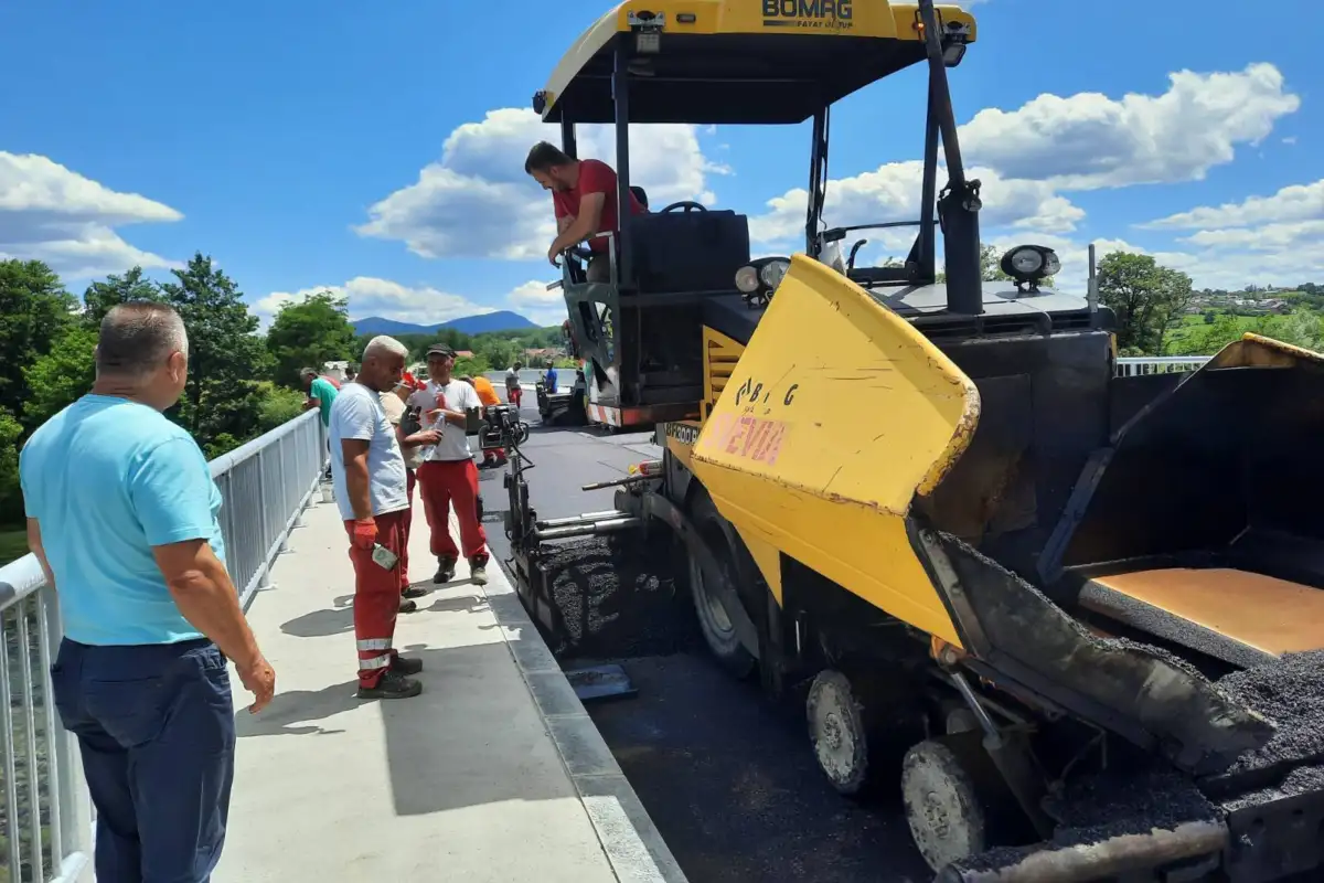 IMG b8885076d4532b43b5b8e225a2e67efe V