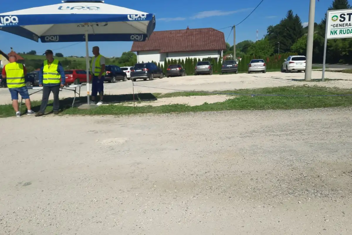 IMG ed46f63bbeb91fb9e637b7806073ff12 V