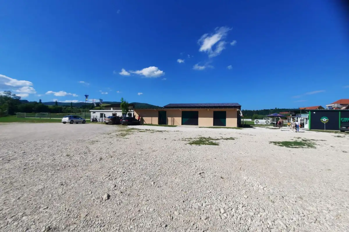 IMG 3ed63bdaf617217fa134c80edf413e23 V