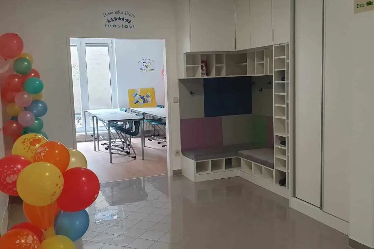 Bosanska škola Mostovi Beč foto oni
