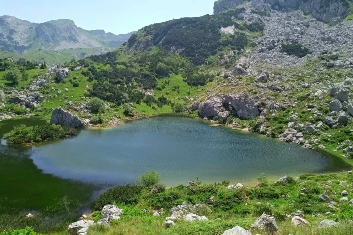planina jezero  Treskavica sanski planinari foto etto