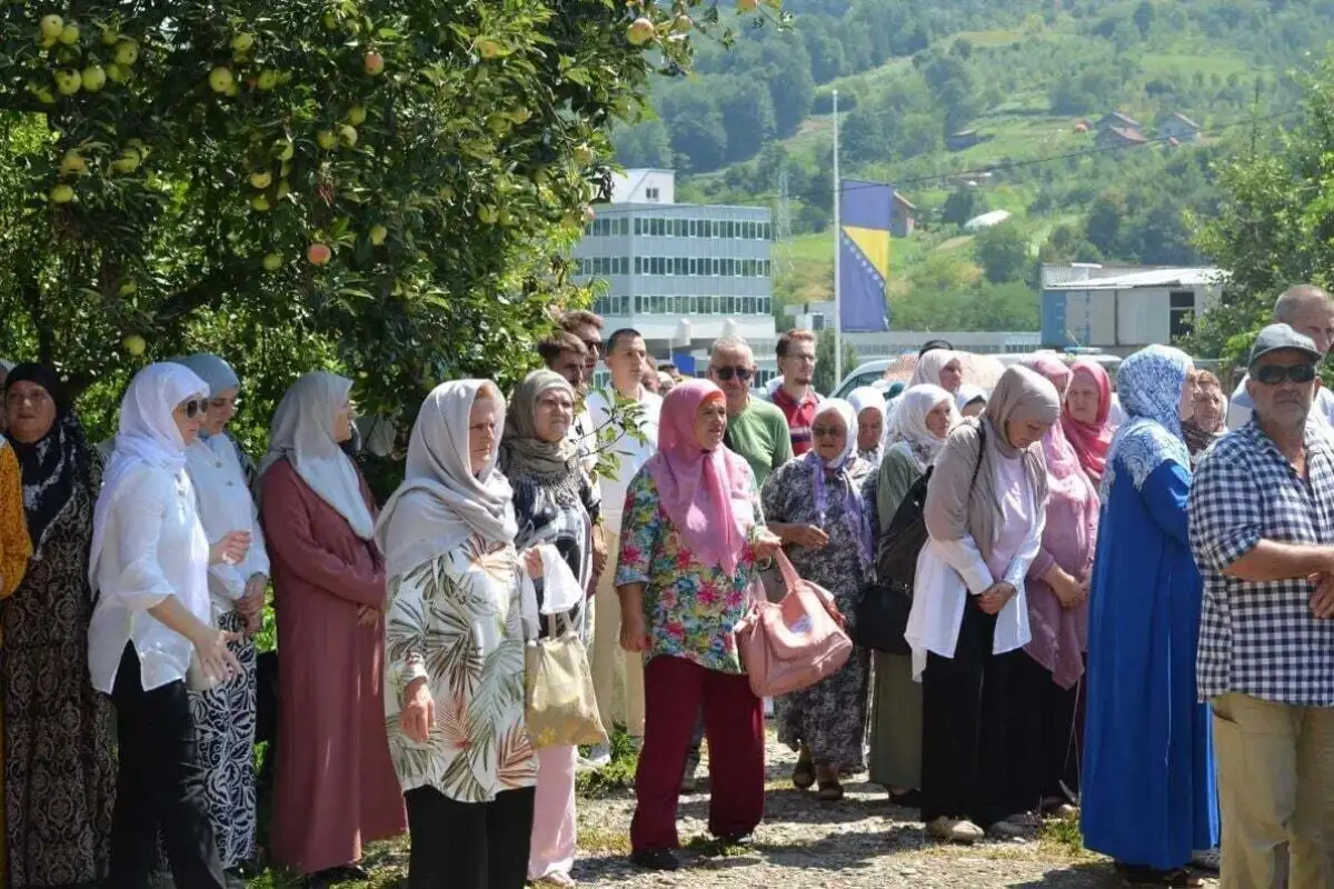 stratišta gdje su ubijeni  Srebrenica 13. juli Fena Kravica, Branjevo, Petkovci