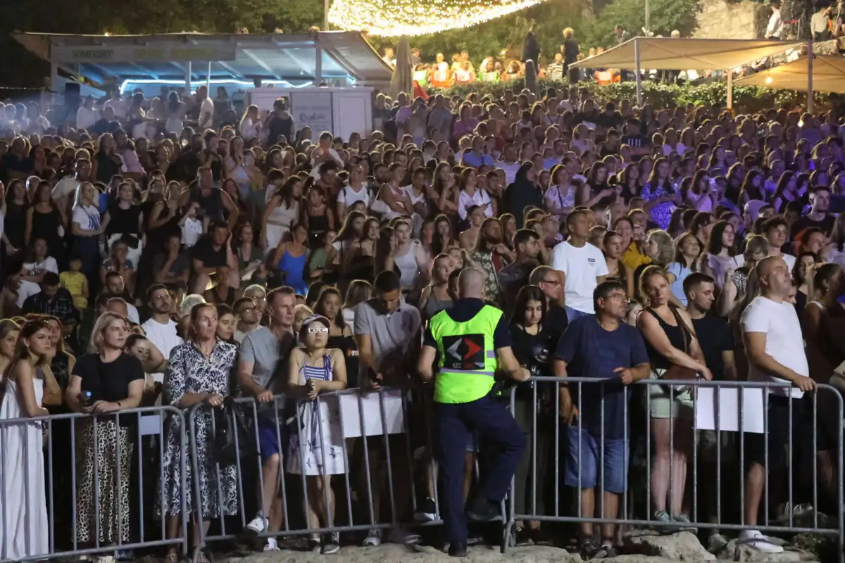 Mostar- Godišnjica obnove mosta/ Fena