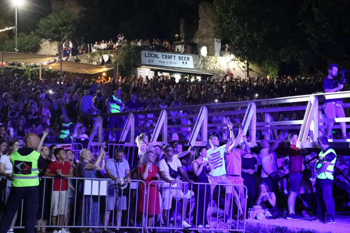Mostar- Godišnjica obnove mosta/ Fena