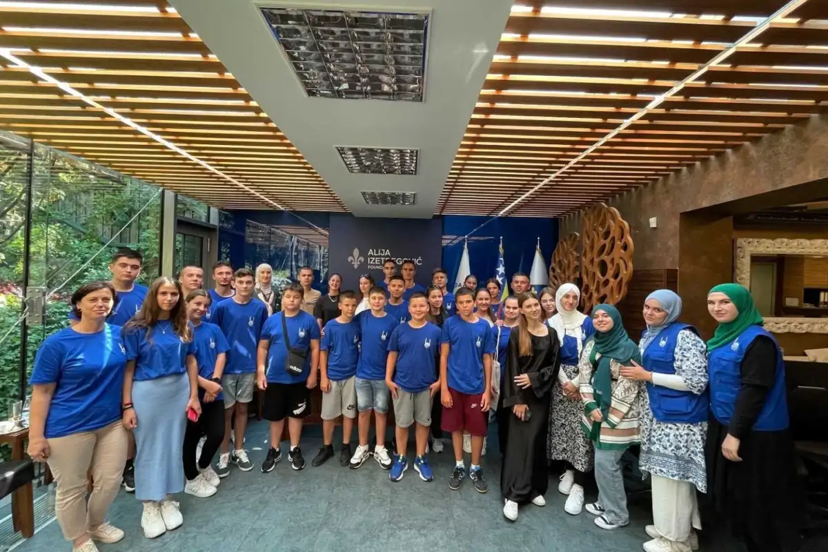 Omladinci iz istočne Bosne u edukativnoj posjeti Sarajevu