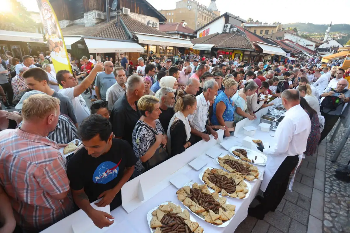 Omladinci iz istočne Bosne u edukativnoj posjeti Sarajevu