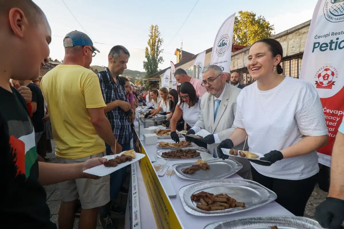 Omladinci iz istočne Bosne u edukativnoj posjeti Sarajevu
