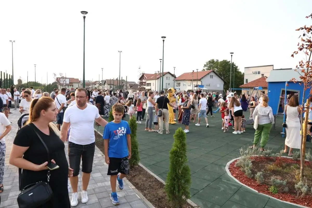 Ilidža otvoren veliki sportski rekreativni centar  10 xxl