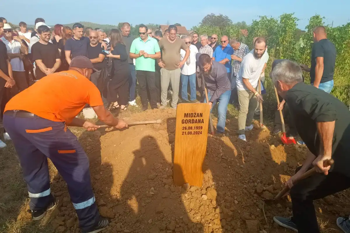 IMG df0126539ba1f6c189924d9ff90f0cf6 V