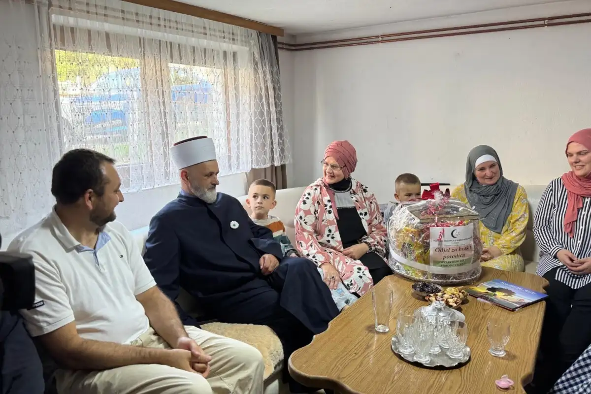 Reisul-ulema Kavazović darovao višečlane porodice u cilju podrške natalitetu/ Mina