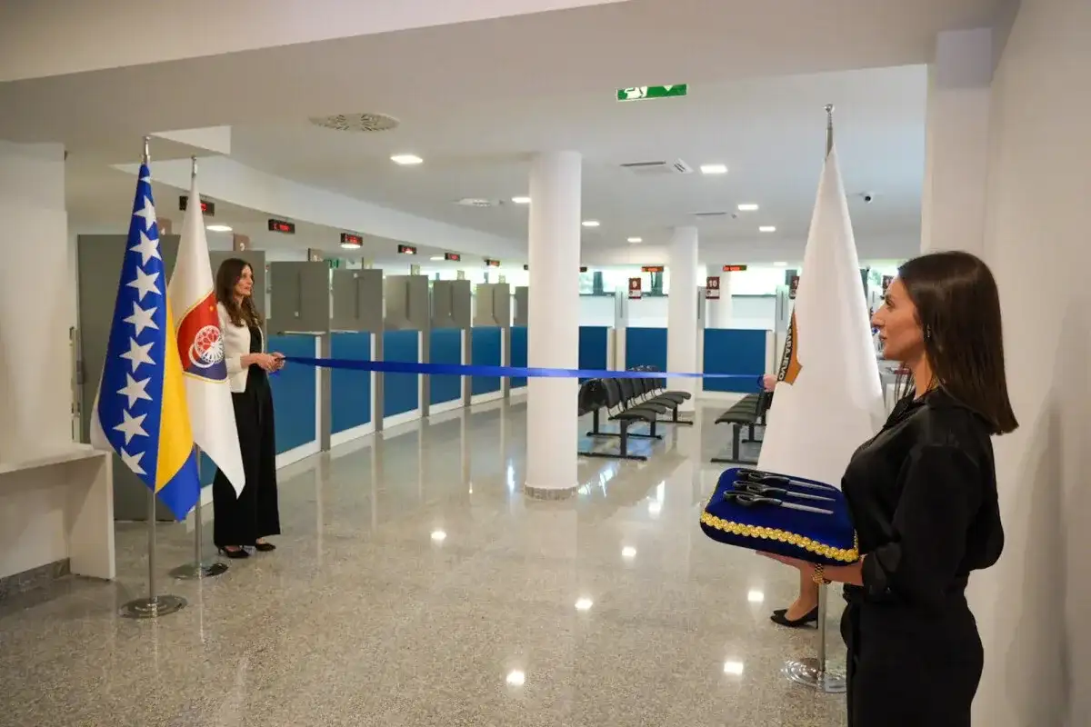 2 Otvorena nova salter sala u Novom Gradu za izdavanje licnih karata i CIPS prijava