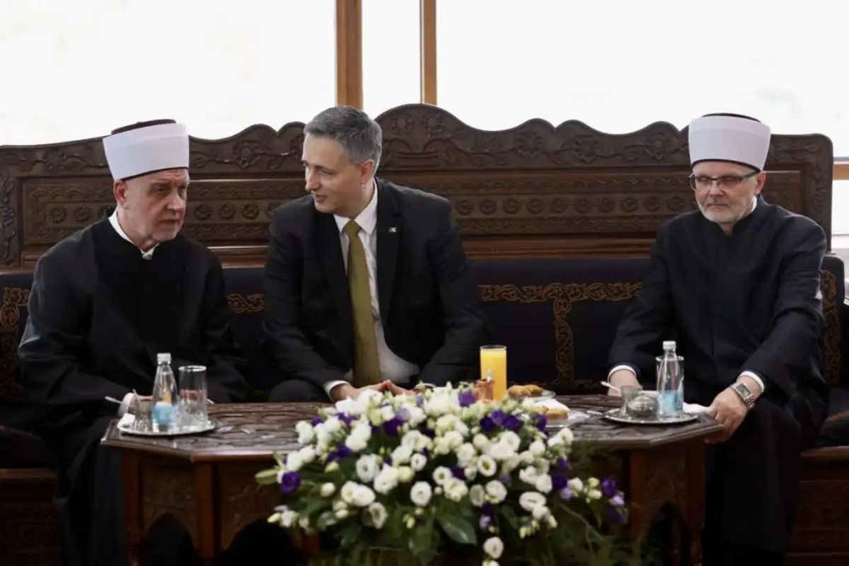 Reis i becirovic  bajram/ Fena