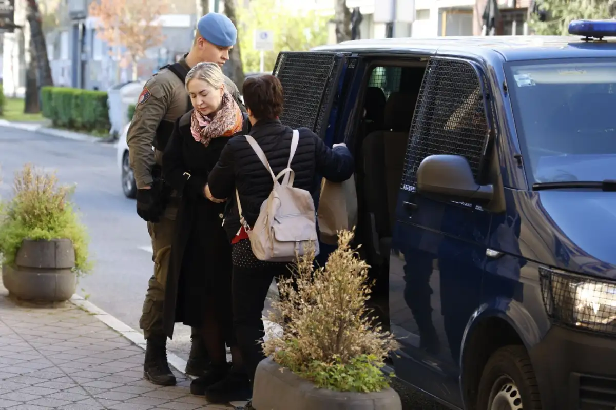 Dzenita Viteskic predate tuzilastvu 4 fena