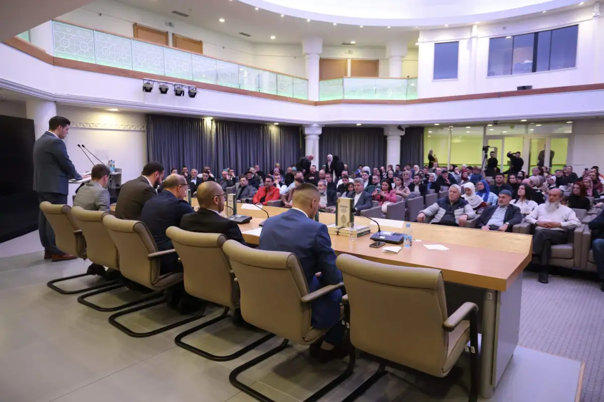 Predstavljena knjiga Alija Rahman 4