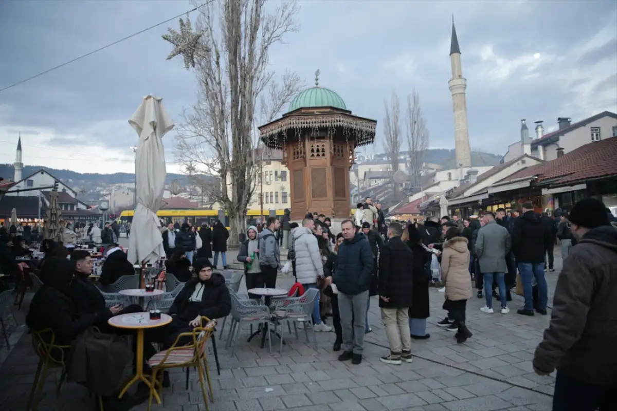 Turisti Bascarsia ulice Sarajevo 01 2026 4 AA