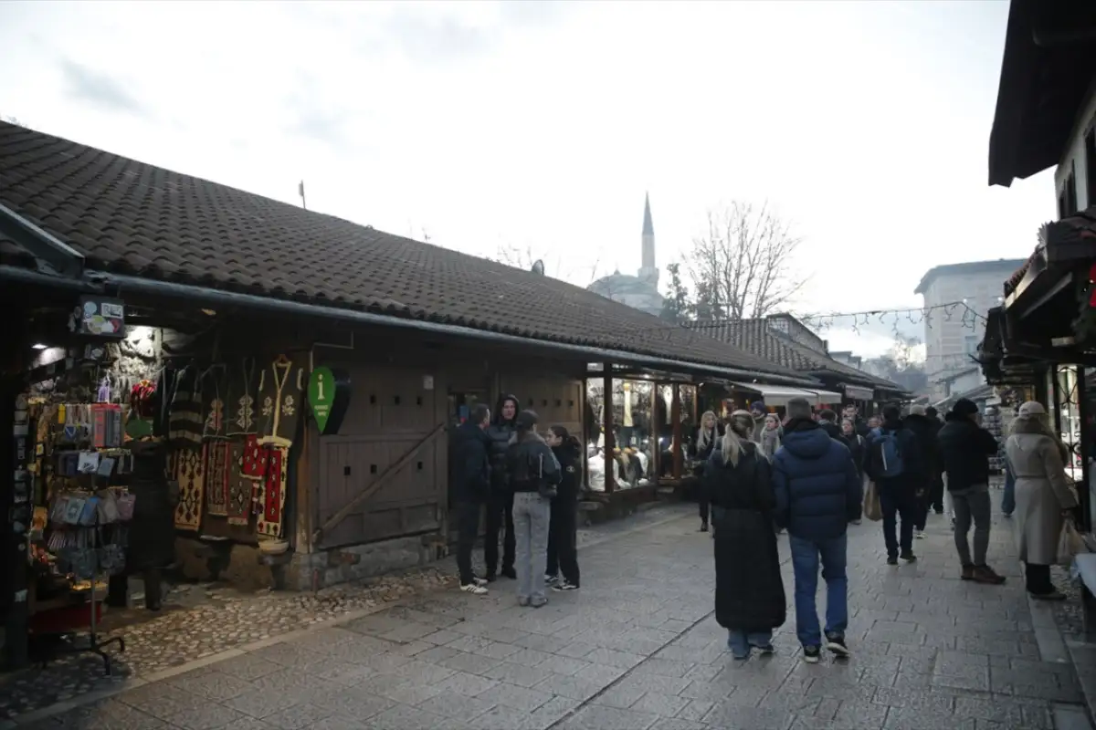 Turisti Bascarsia ulice Sarajevo 01 2026 7 AA