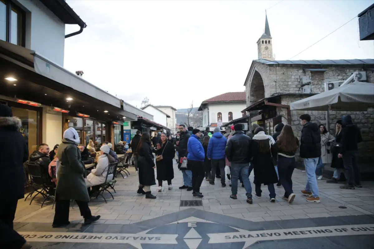 Turisti Bascarsia ulice Sarajevo 01 2026 9 AA