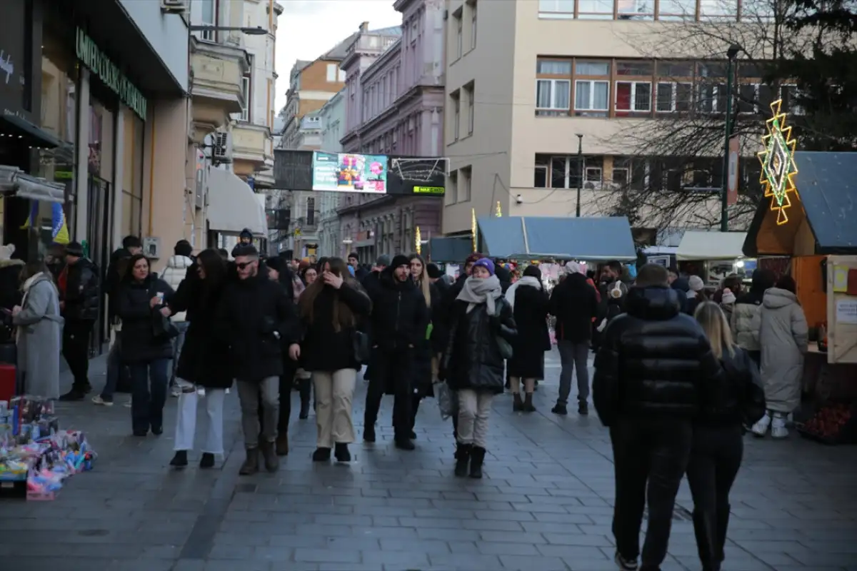 Turisti Bascarsia ulice Sarajevo 01 2026 10 AA