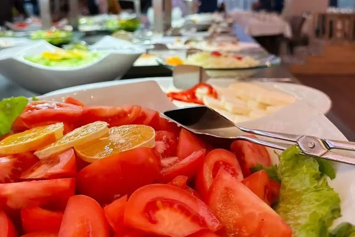 jelo hrana restoran Malak Farma