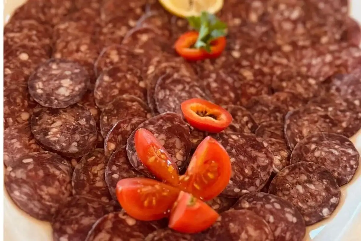 jelo hrana restoran Malak Farma