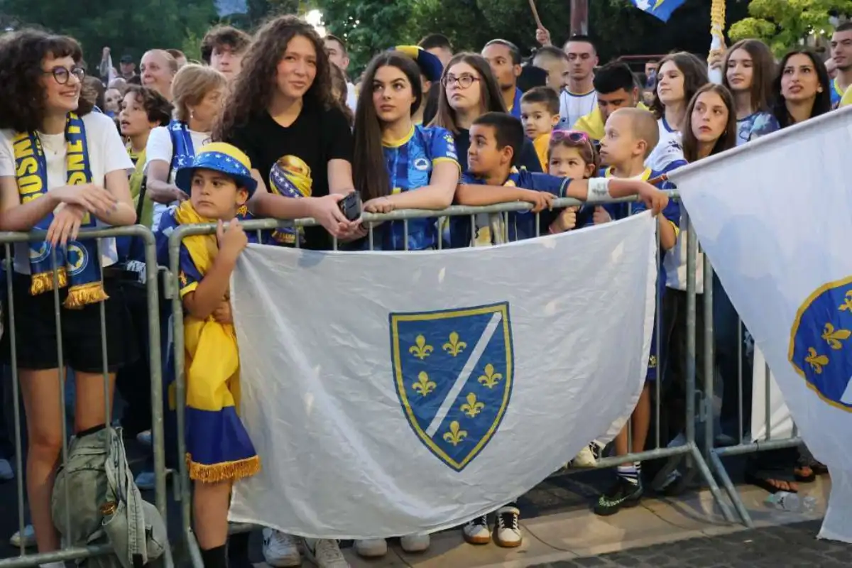 Zmajevi mostar/ Fena