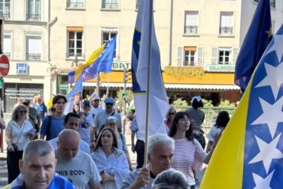 Pariz: Održan Marš mira i komemoracija u znak sjećanja na Srebrenicu