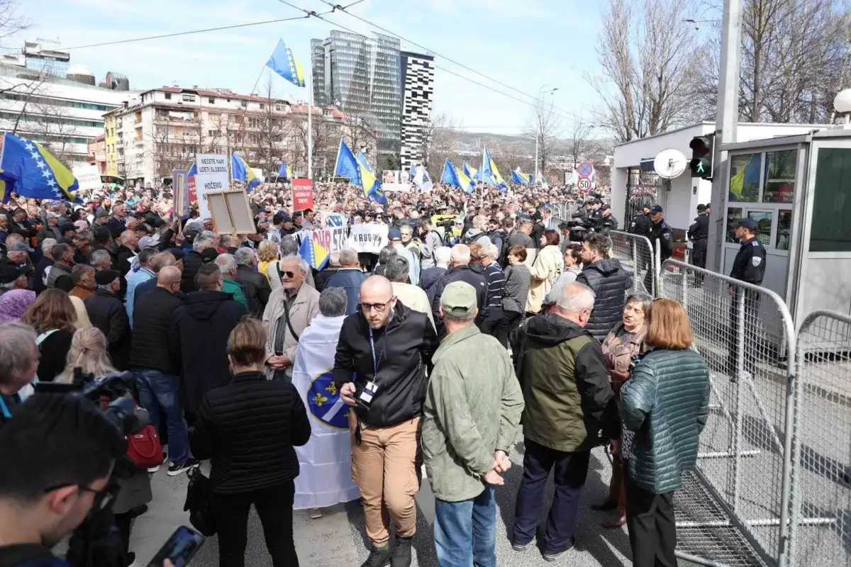 Protesti novo 6