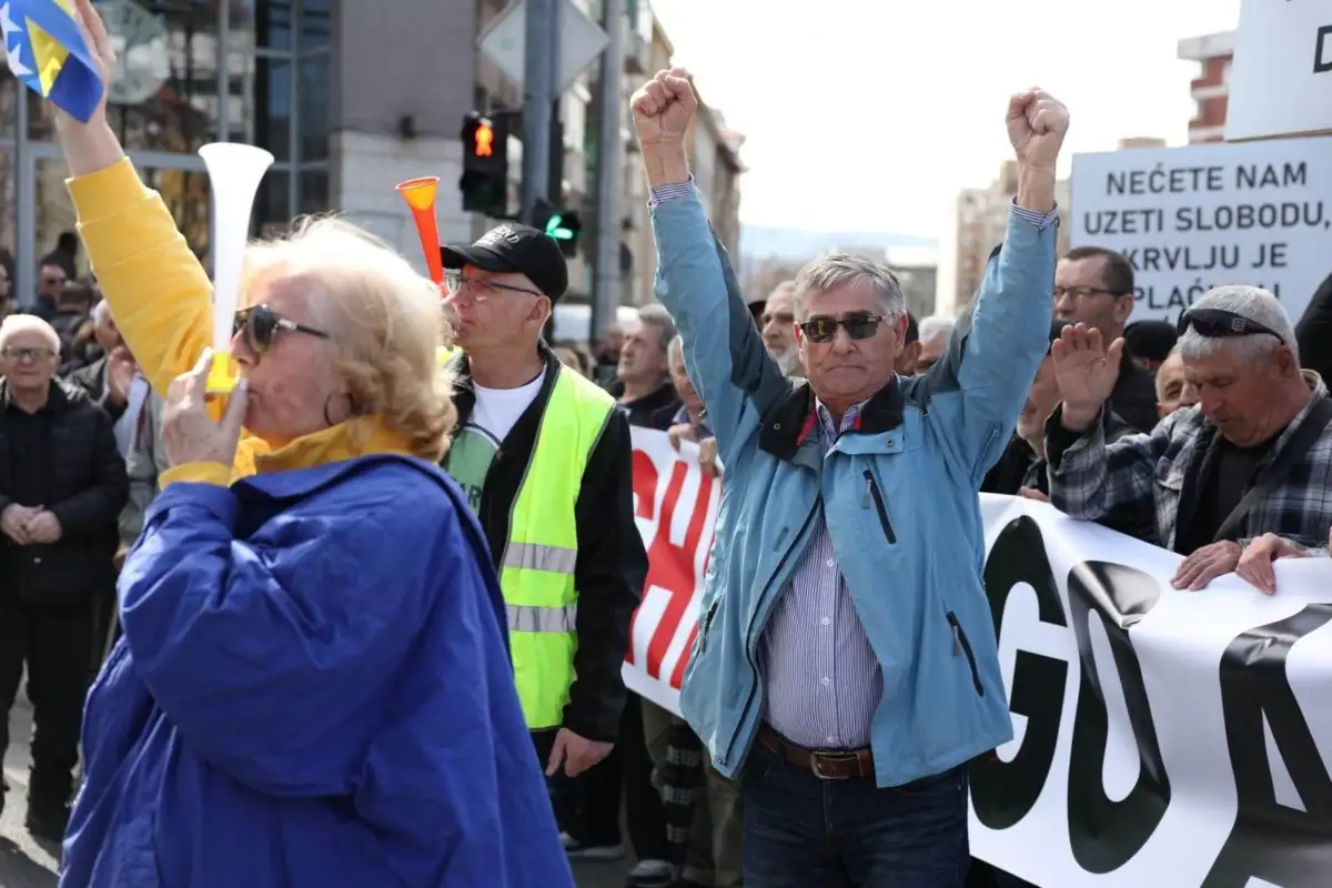 Protesti novo 7