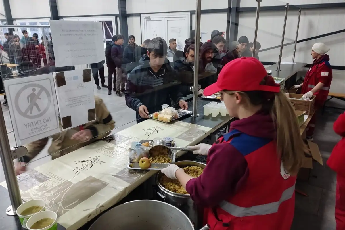 AA 20230406 30784738 30784729 BIH ORGANIZOVAN IFTAR ZA MIGRANTE U PPCU LIPA KOD BIHACA