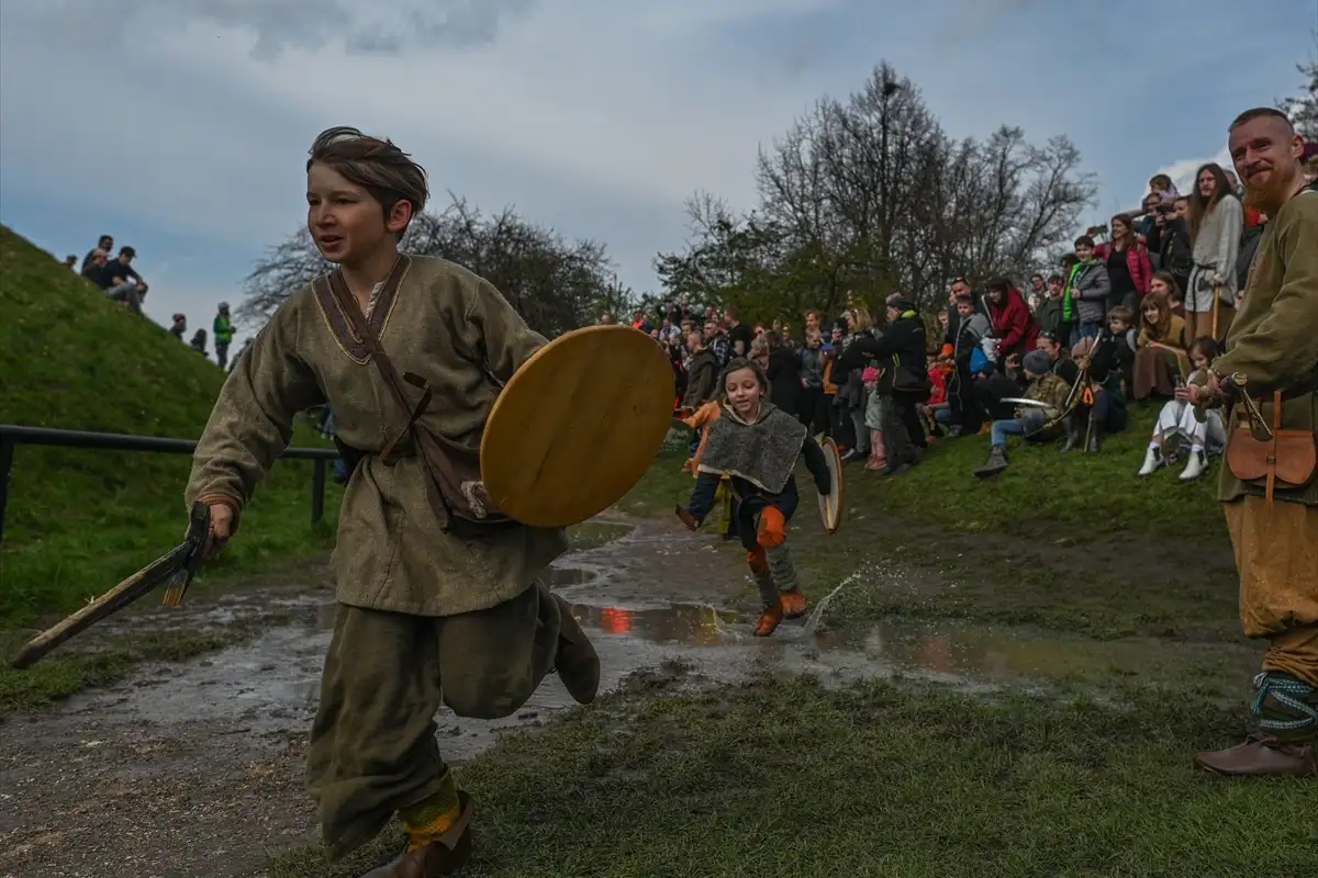 AA 20230411 30824524 30824499 PUTOVANJE KROZ VRIJEME TRADICIONALNI FESTIVAL REKAWKA U KRAKOVU