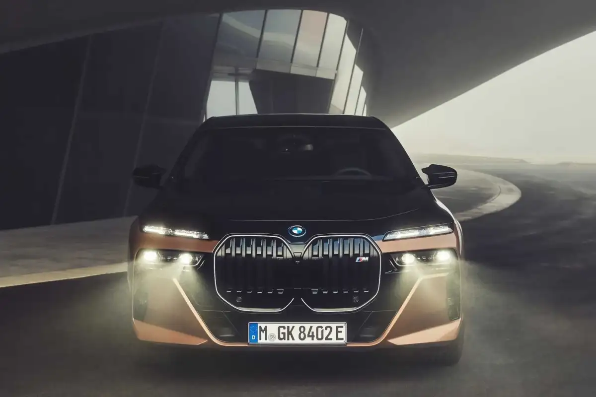 Bmw i7 2