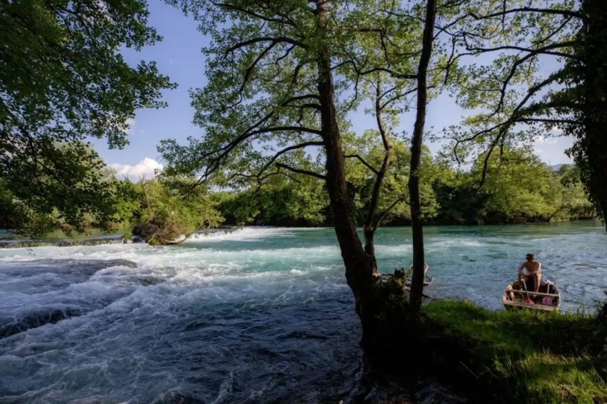 AA 20230625 31519776 31519773 BIHAC I LJEPOTE UNE MEDU NAJPOPULARNIJIM TURISTICKIM DESTINACIJAMA U BIH 872x610